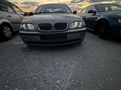 Gebraucht 2003 BMW 325 Limousine | € 3.000
