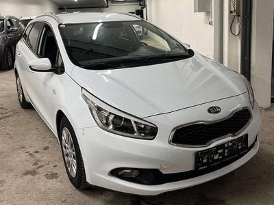 Gebraucht Kia Ceed Sportswagon Attract 99 PS (72 kW) 2015 Weiß Kombi