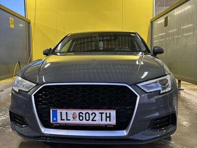 Gebraucht Audi A3 Sport 116 PS (85 kW) 2018 Grau Limousine