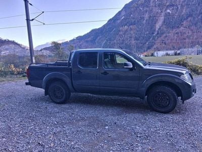 Grau Gebraucht 2014 Nissan Navara Abholung | € 17.500