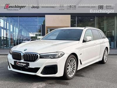 Weiß Gebraucht 2021 BMW 530e Shadowline Kombi | € 43.890 (Teuer)