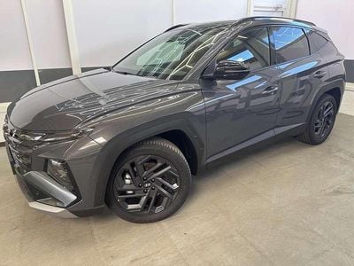 Grau Neu 2025 Hyundai Tucson SUV | € 43.082 (Etwas zu teuer)
