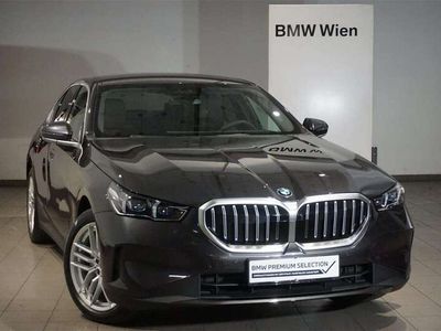 Gebraucht BMW 520 Efficient Dynamics 197 PS (144 kW) 2023 Sophistograu brillanteffekt Limousine