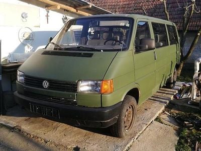 Dunkelgrün Gebraucht 1994 VW T4 Van | € 2.300