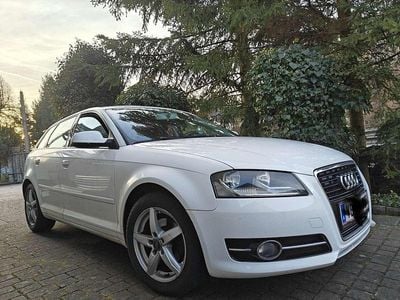 Gebraucht Audi A3 105 PS (77 kW) 2011 Weiß Kleinwagen