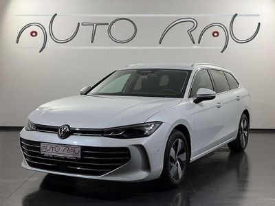 Weiß Gebraucht 2025 VW Passat Business Kombi | € 33.990 (Teuer)