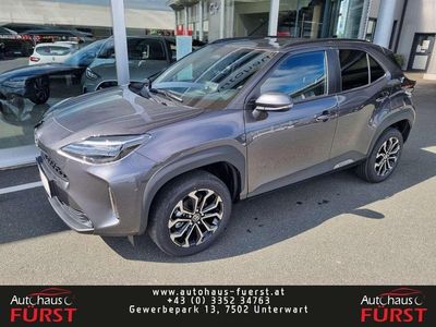 Grau Gebraucht 2025 Toyota Yaris Hybrid Active Limousine | € 28.990 (Teuer)