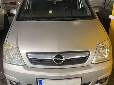 Grau Gebraucht 2007 Opel Meriva Van / Kleinbus | € 2.300 (Fairer Preis)