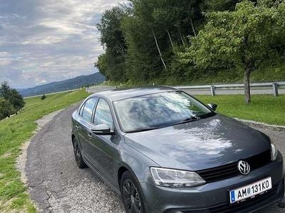 Grau Gebraucht 2011 VW Jetta Limousine | € 7.500 (Fairer Preis)