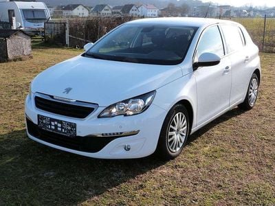 Weiß Gebraucht 2015 Peugeot 308 Limousine | € 5.990 (Etwas zu teuer)