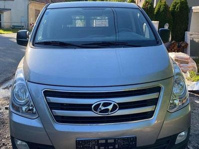 Grau Gebraucht 2016 Hyundai H-1 Van / Kleinbus | € 15.000