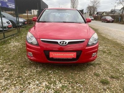 Rot Gebraucht 2010 Hyundai i30 Kleinwagen | € 3.649 (Fairer Preis)