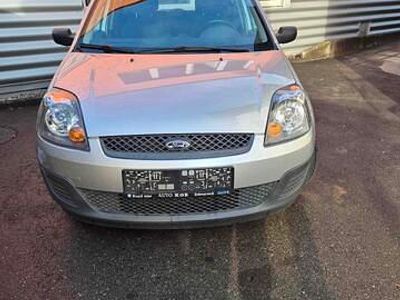 Grau Gebraucht 2006 Ford Fiesta Kleinwagen | € 3.100