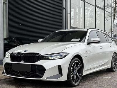 Gebraucht BMW 330 Shadowline 184 PS (135 kW) 2022 Weiß Kombi