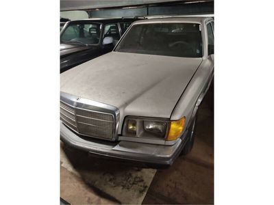 Grau Gebraucht 1982 Mercedes 300 Limousine | € 9.900