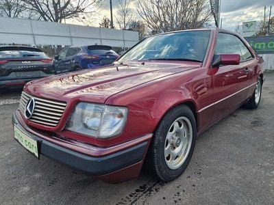 Gebraucht Mercedes 230 132 PS (97 kW) 1990 Rot Coupé