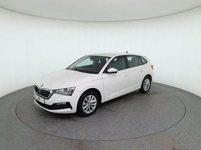 Weiss normal Gebraucht 2024 Skoda Scala Ambition Kleinwagen | € 18.950 (Fairer Preis)