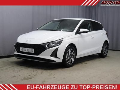Gebraucht Hyundai i20 101 PS (74 kW) 2023 Atlas white Kleinwagen