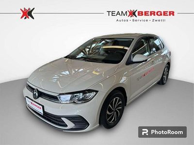 Mittelgrau normal Gebraucht 2023 VW Polo Life Limousine | € 20.990 (Teuer)