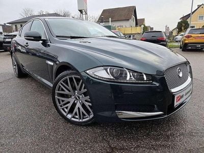 Grün Gebraucht 2013 Jaguar XF Luxury Limousine | € 13.990