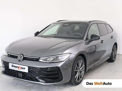 Mittelgrau normal Gebraucht 2025 VW Passat Sport Kombi | € 49.990
