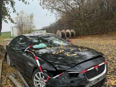 Gebraucht 2018 Jaguar XE R-Sport Limousine | € 9.000