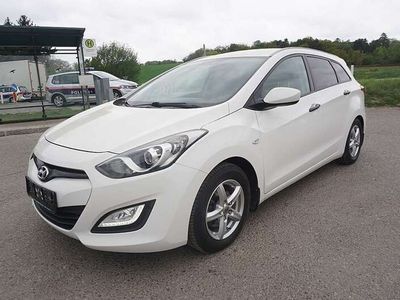 gebraucht Hyundai i30 CW 14 CVVT Europe