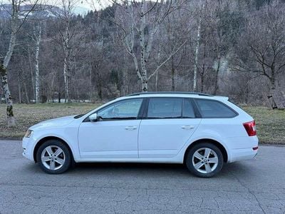 Weiß Gebraucht 2016 Skoda Octavia Ambition Kombi | € 13.500 (Fairer Preis)