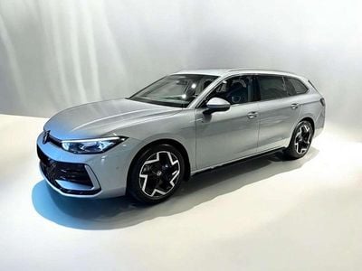 Grau Gebraucht 2025 VW Passat R-line Kombi | € 49.777 (Fairer Preis)