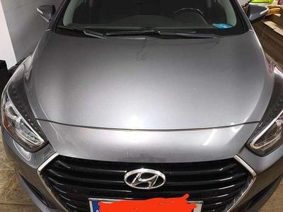 Gebraucht Hyundai i40 Premium 141 PS (103 kW) 2017 Grau Kombi