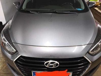 Grau Gebraucht 2017 Hyundai i40 Premium Kombi | € 9.900