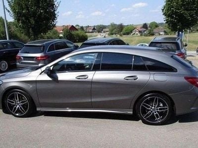 Grau Gebraucht 2017 Mercedes CLA220 Shooting Brake Kombi | € 21.500 (Fairer Preis)
