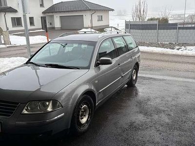 Gebraucht VW Passat 101 PS (74 kW) 2001 Grau Kombi