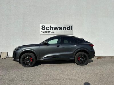 Mittelgrau metallicperleffekt Neu 2025 Audi Q5 Sportback Ambiente SUV | € 81.490 (Teuer)