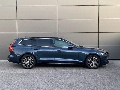 Gebraucht Volvo V60 197 PS (144 kW) 2025 Blau Kombi