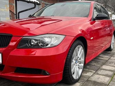 Rot Gebraucht 2005 BMW 330 Limousine | € 10.500 (Etwas zu teuer)
