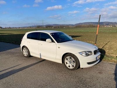 Gebraucht BMW 116 116 PS (85 kW) 2010 Weiß Kleinwagen