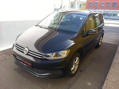 Schwarz metallicperleffektno Gebraucht 2016 VW Touran Trendline Van / Kleinbus | € 13.870 (Fairer Preis)