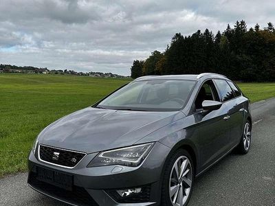 Grau Gebraucht 2014 Seat Leon ST 4Drive Kombi | € 14.700 (Etwas zu teuer)
