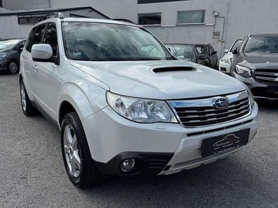 Weiß Gebraucht 2010 Subaru Forester Comfort SUV | € 3.999