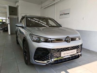 Silber metallic Neu 2025 VW Tiguan R-line SUV | € 49.995 (Fairer Preis)