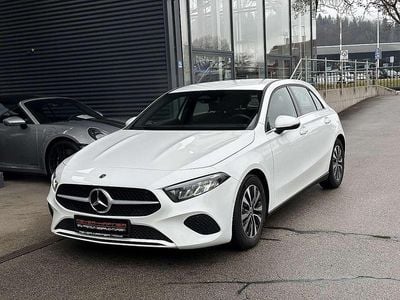 Gebraucht Mercedes A180 116 PS (85 kW) 2025 Weiß Limousine