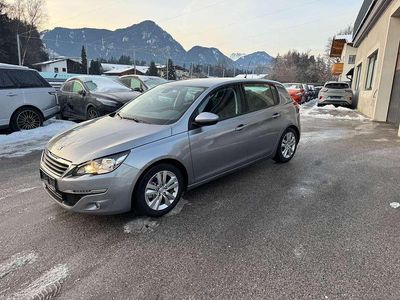 Gebraucht Peugeot 308 Active 110 PS (80 kW) 2016 Grau Kleinwagen