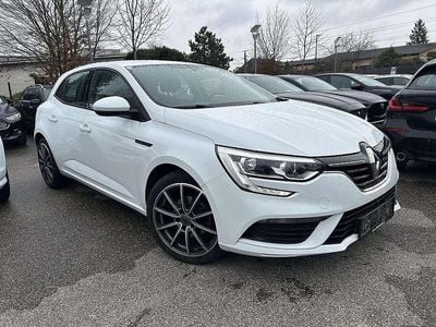 Weiß Gebraucht 2018 Renault Mégane IV Life Limousine | € 11.490 (Fairer Preis)