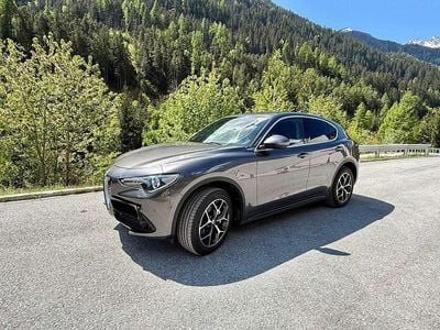 Grau Gebraucht 2018 Alfa Romeo Stelvio Super SUV | € 22.999 (Guter Preis)