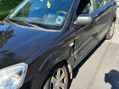 gebraucht Kia Rio 1,4i Hot