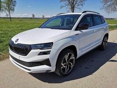 Weiß Neu 2025 Skoda Karoq SportLine SUV | € 48.701 (Etwas zu teuer)