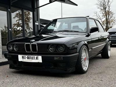 Schwarz Gebraucht 1988 BMW 325 Limousine | € 32.900