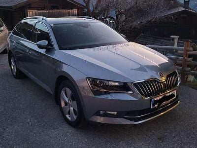 Grau Gebraucht 2018 Skoda Superb Style Kombi | € 19.500 (Superpreis)