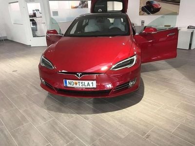 Rot Gebraucht 2019 Tesla Model S Kleinwagen | € 31.990